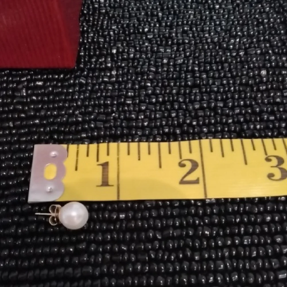 Classic Pearl Earrings - Picture 5 of 5